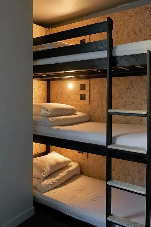 אדינבורו Haystack Hostel בריטניה